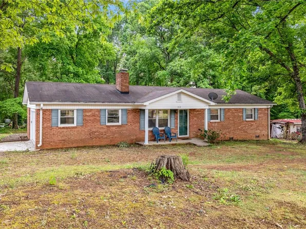 312 Tanbark Ln, Kernersville, NC 27284