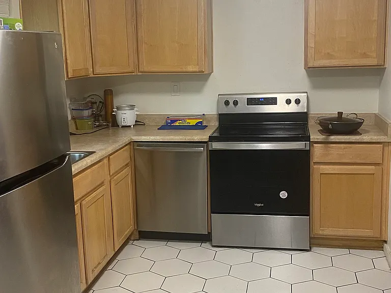 2552 E Copper St — Photo 3