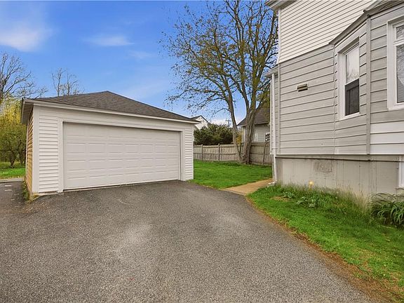 2nd image of 18 Cummings Rd