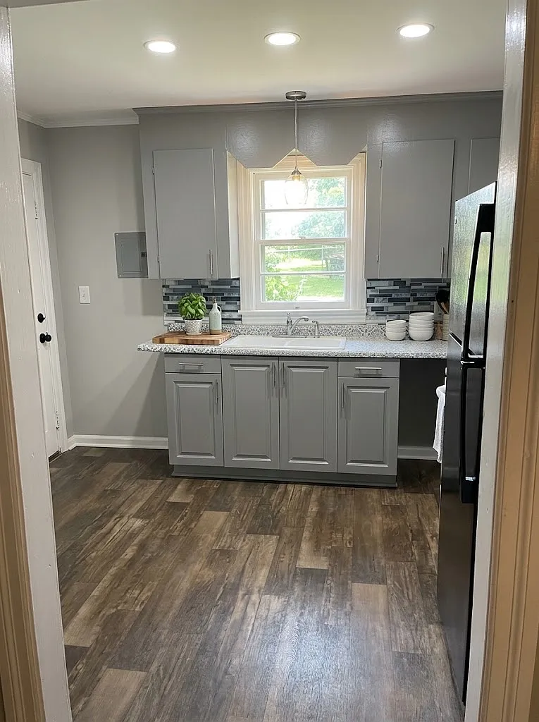 2 bed, 750 sqft, $900 — Photo 1