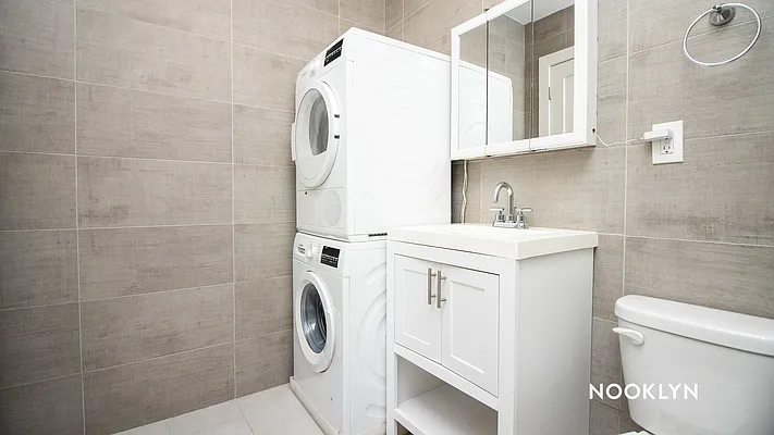 Rented by Nooklyn NYC LLC | media 31