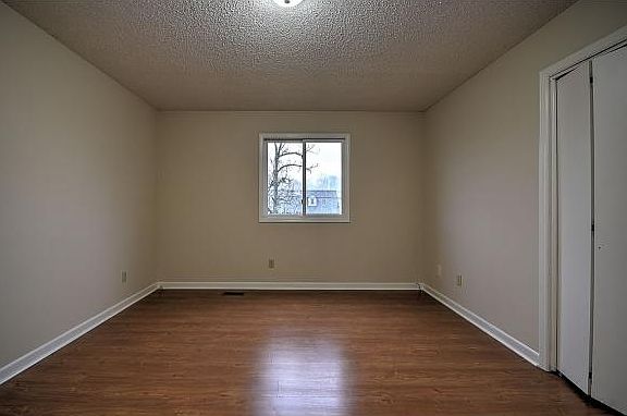 4th image of 3925 Thornton Dr