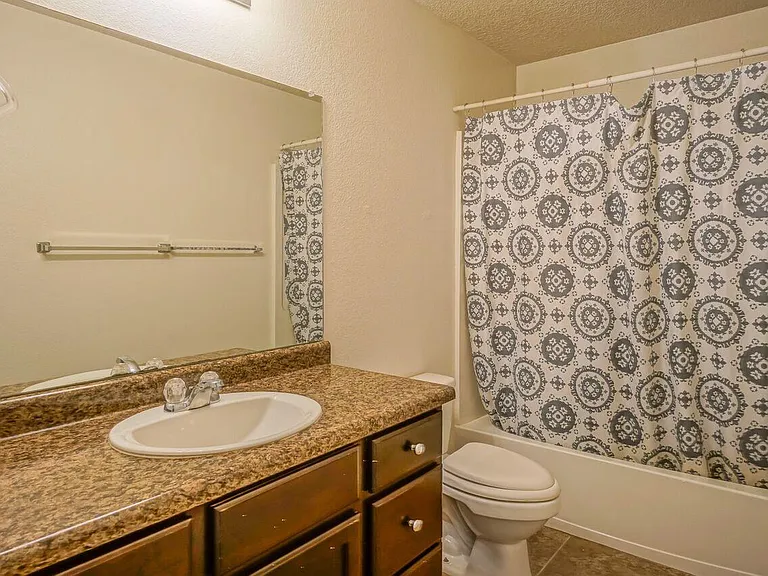2045 N Ensenada Cir SE — Photo 26