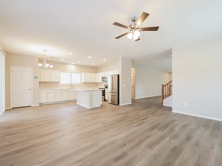 21160 E Munoz St — Photo 7