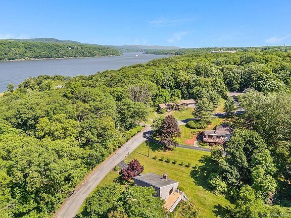 3rd image of 13 Riverview Circle