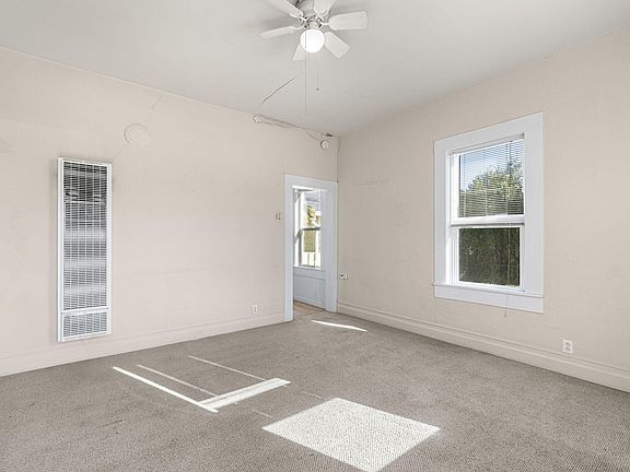 5th image of 12 Center St