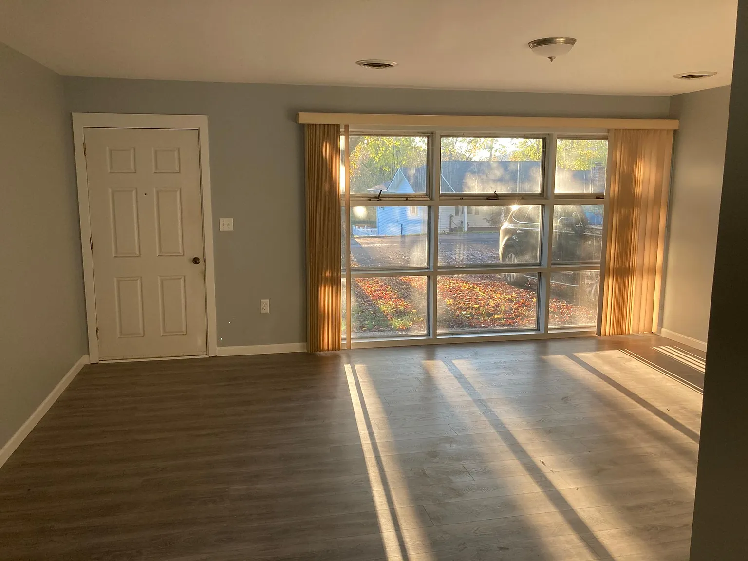 3 bed, 1000 sqft, $1,500 — Photo 4