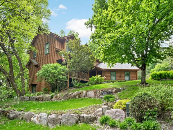 4816 Sparrow Rd, Minnetonka, MN 55345