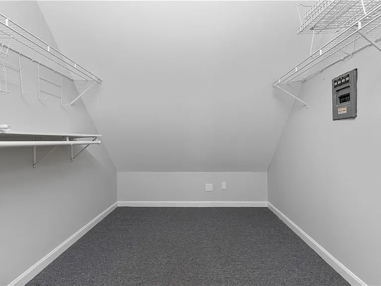 157 Irving Ave — Photo 24