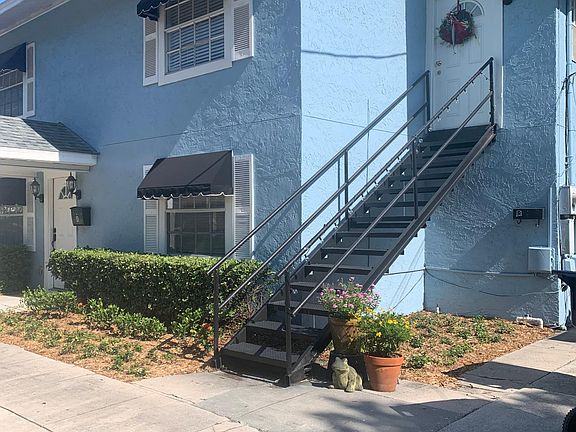 2nd image of 1405 W De Leon St