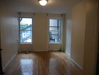 Rented by Aimee Grodanz, LREB