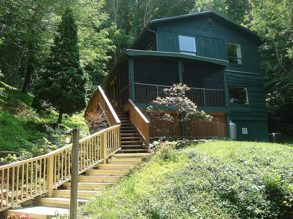 75 Rose Hill Rd