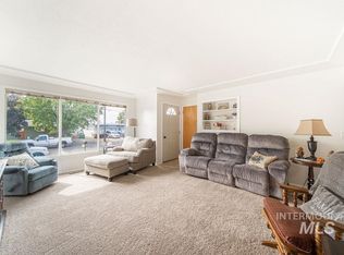 915 Cedar Dr, Lewiston, ID 83501