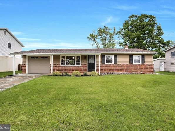6039 Edward Dr, Mechanicsburg, PA 17050