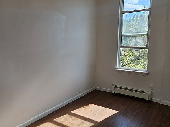 4th image of 803 Woodward Ave Floor 3