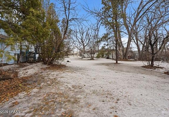 5th image of 209 Seebart St