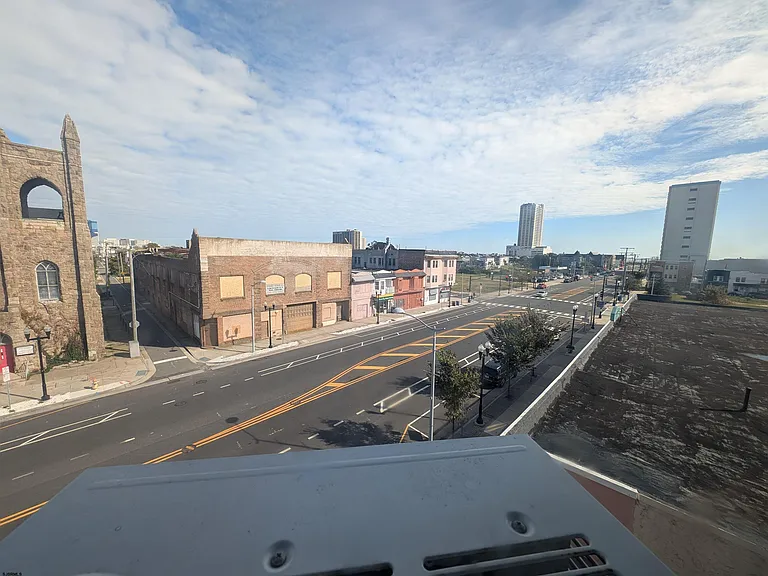 526 Atlantic Ave — Photo 13
