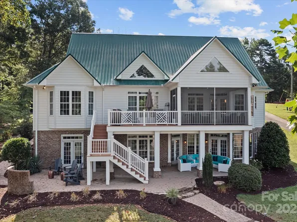 7012 Locke Dr, Sherrills Ford, NC 28673