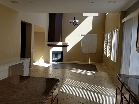 4th image of 26427 Sequoia St