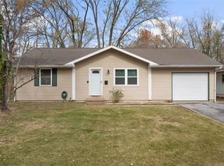 712 Juniper Dr, O'Fallon, IL 62269