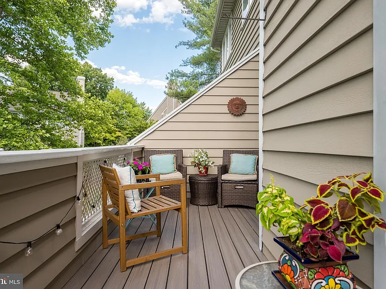 79 Andover Ct — Photo 3