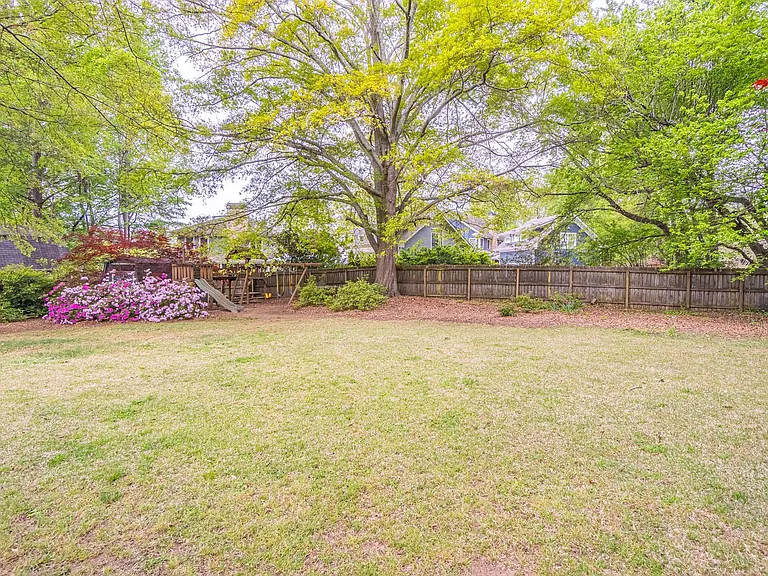 250 Wavetree Dr — Photo 27