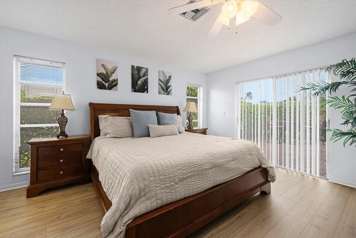 2 bed, 2.0 bath, 1167 sqft, $2,200 — Photo 1