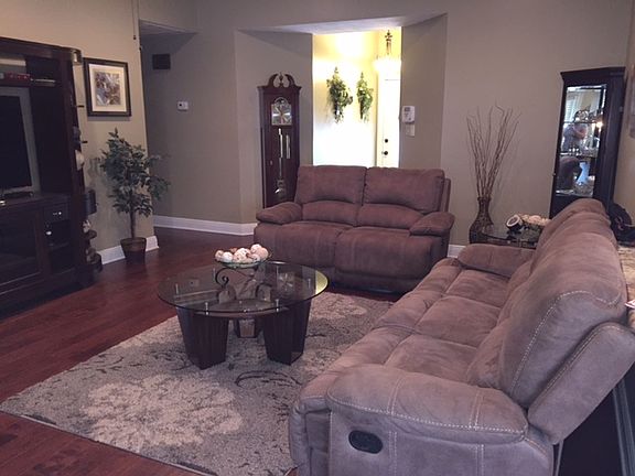 4th image of 24 Cane Dr
