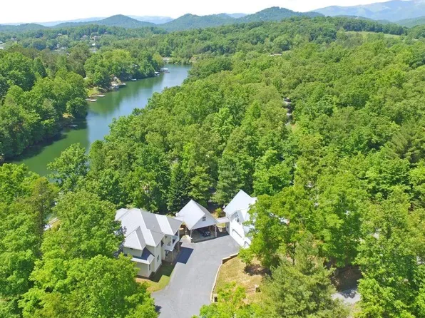 30 Berrong Dr, Hayesville, NC 28904