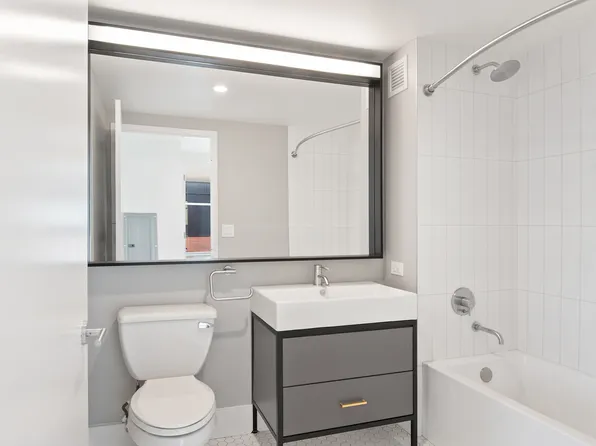 414 Gerard Avenue E818 image 2 of 18