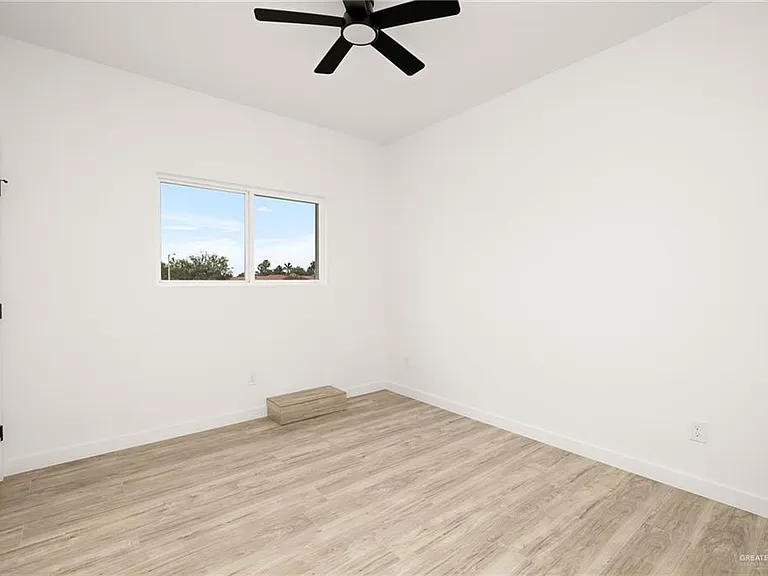 3527 K Center St — Photo 12