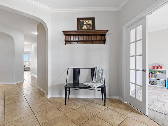 4th image of 608 Irish Glen Ct