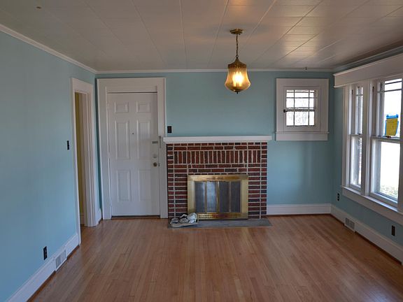 Living Room with working fireplace.