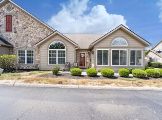 106 River Ln, Heath, OH 43056