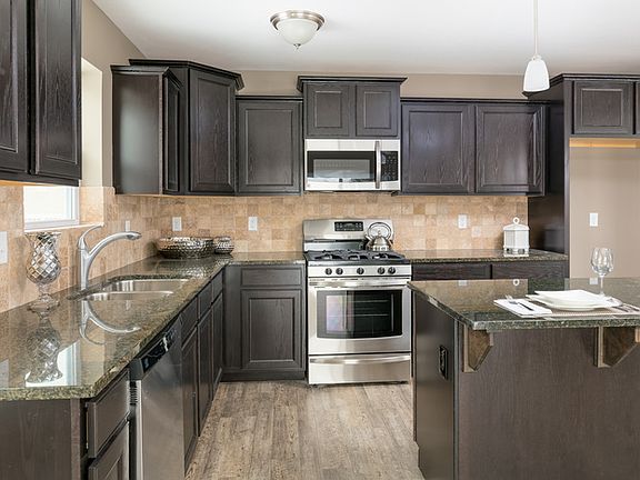 3rd image of 1326 Highland Hill Dr SE