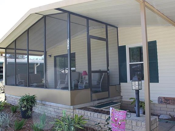 2nd image of 704 Robin Ln
