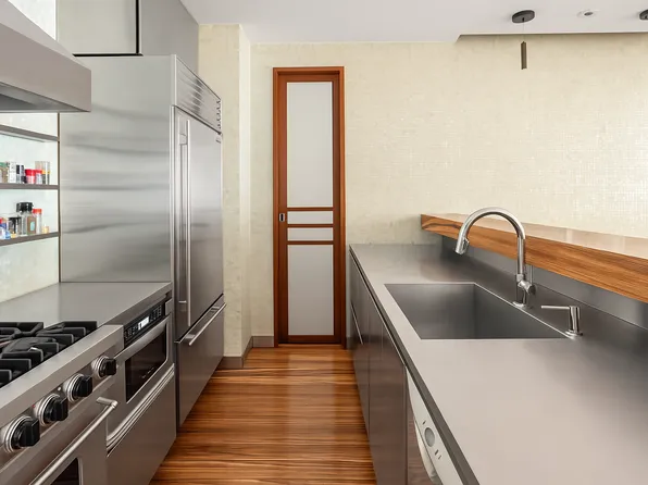 244 West 23rd Street 3A image 3 of 10