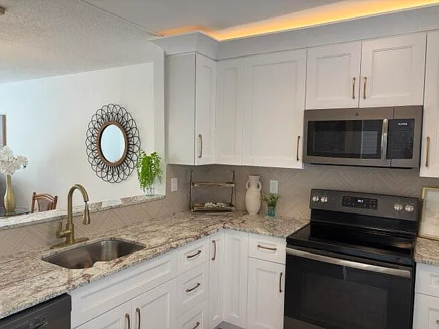 2 bed, 2.0 bath, 925 sqft, $1,950 — Photo 3