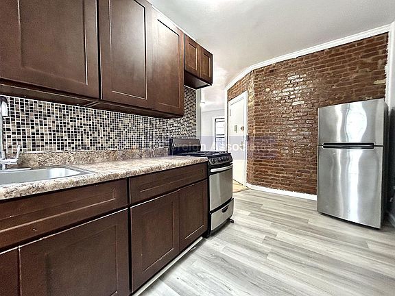4th image of 87 Post Ave #55