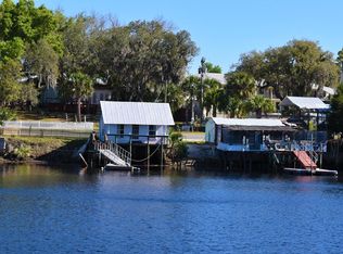 1105 S Riverside Dr, Steinhatchee, FL 32359