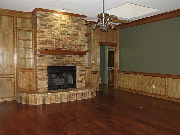 3rd image of 18304 Woodhollow Dr
