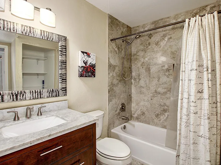 838 S Langley Ave #203 — Photo 8