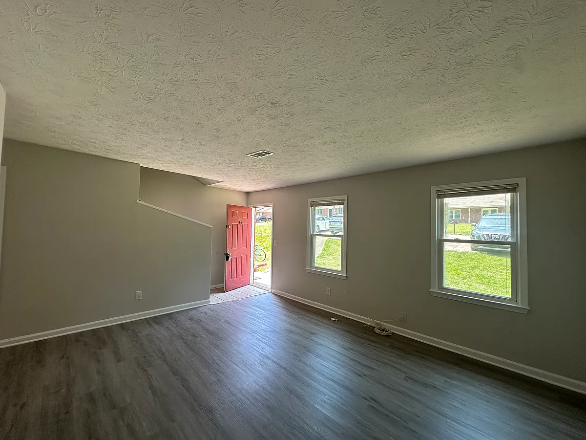 Building Photo - 433 Lexington Dr #435