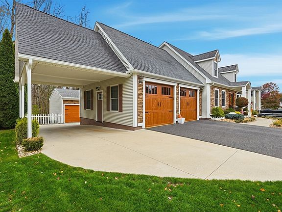 2nd image of 25 Angelica Dr