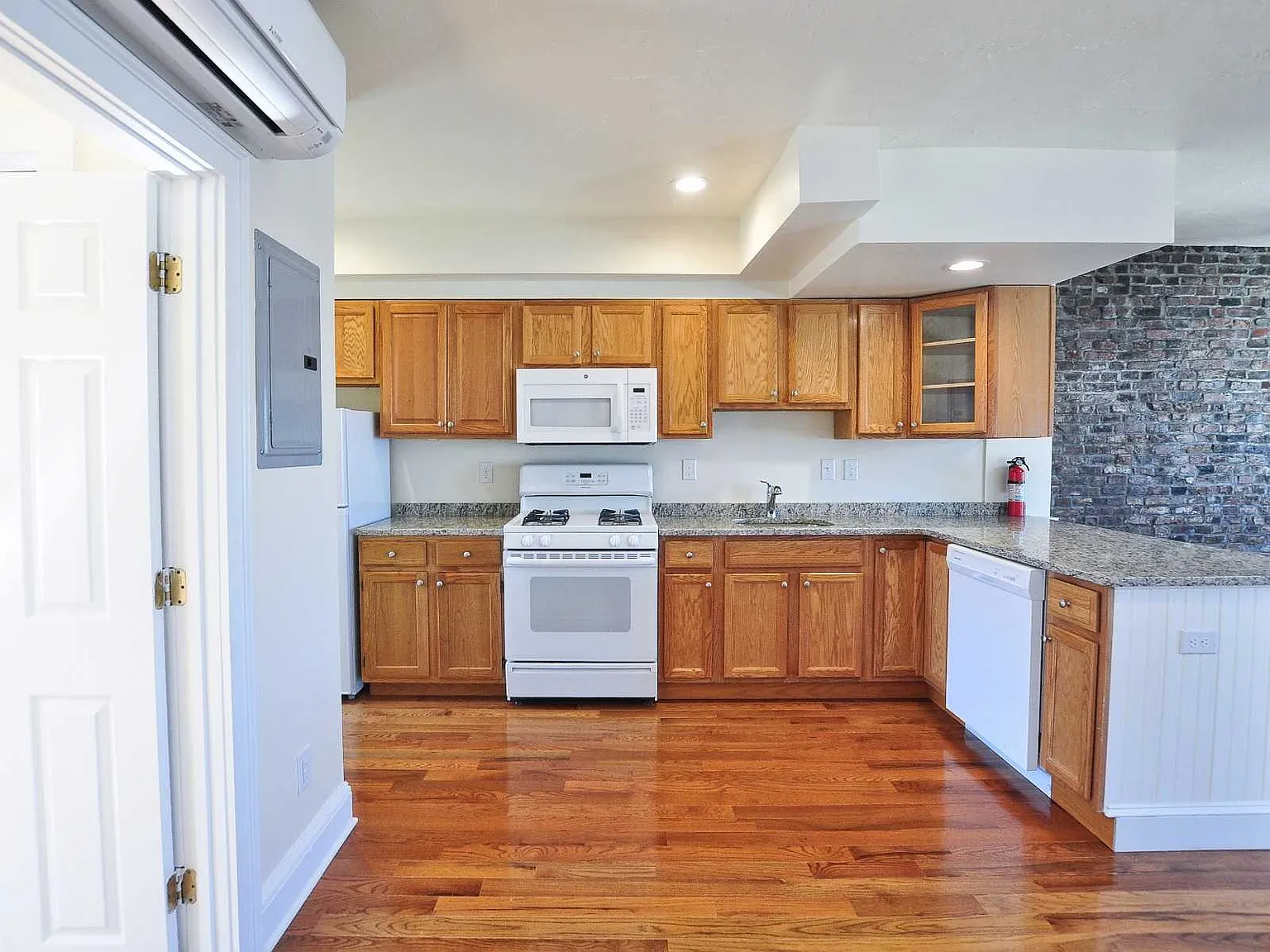 1 bed, $2,800 — Photo 4