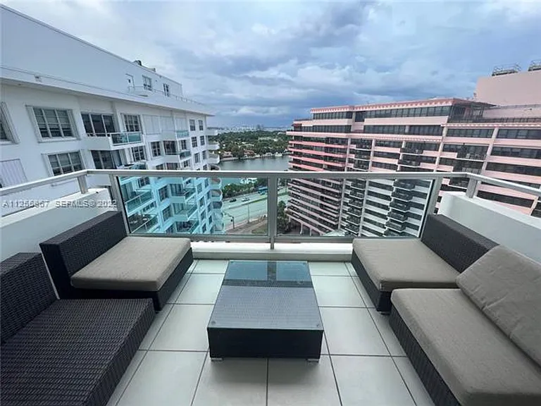 5161 Collins Avenue Cu #1711 — Photo 2