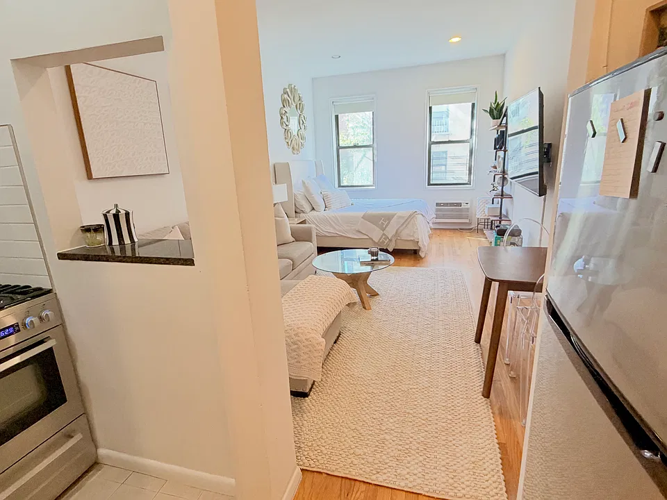 321 E 66th St #3B