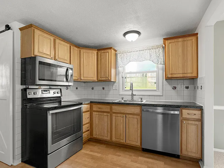 737 Chapelgate Dr — Photo 10