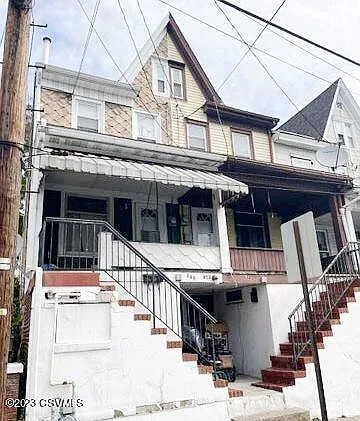 921-923 W Walnut St photo 1