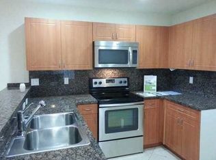 723 SW 8th St, Hallandale Beach, FL 33009